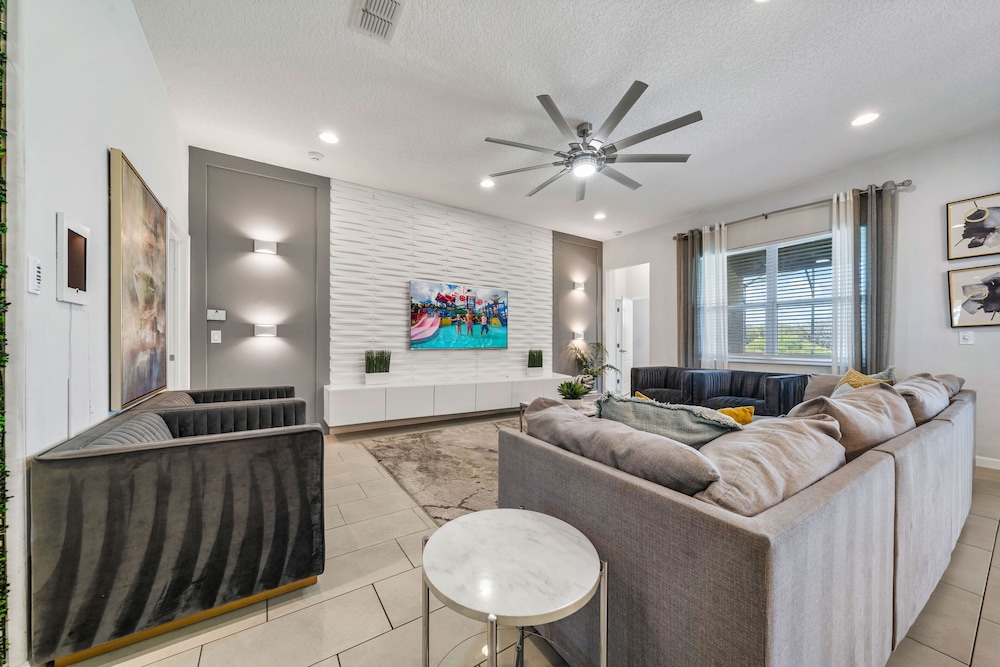 8005 Oak Shadow Ct