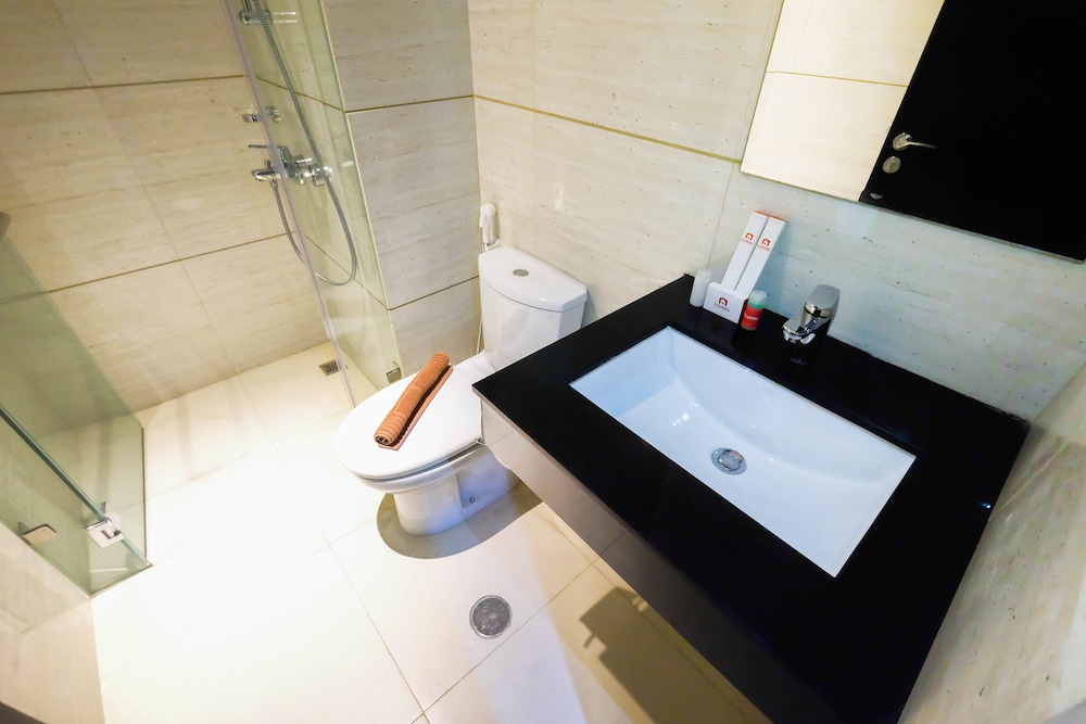 Minimalist Style Studio Brooklyn Apartment near IKEA Alam Sutera view 5