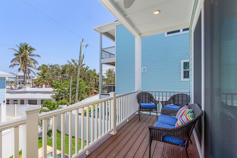 209 Seabreeze Escape: NEW Spacious 5-Bedroom Pool Home 5 Home