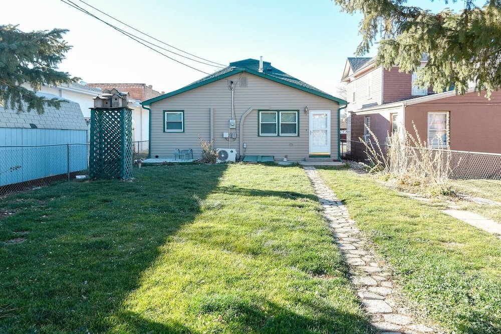 Downtown Charm: Ideal Retreat Near Main Street 3 Bedroom Home by RedAwning view 2