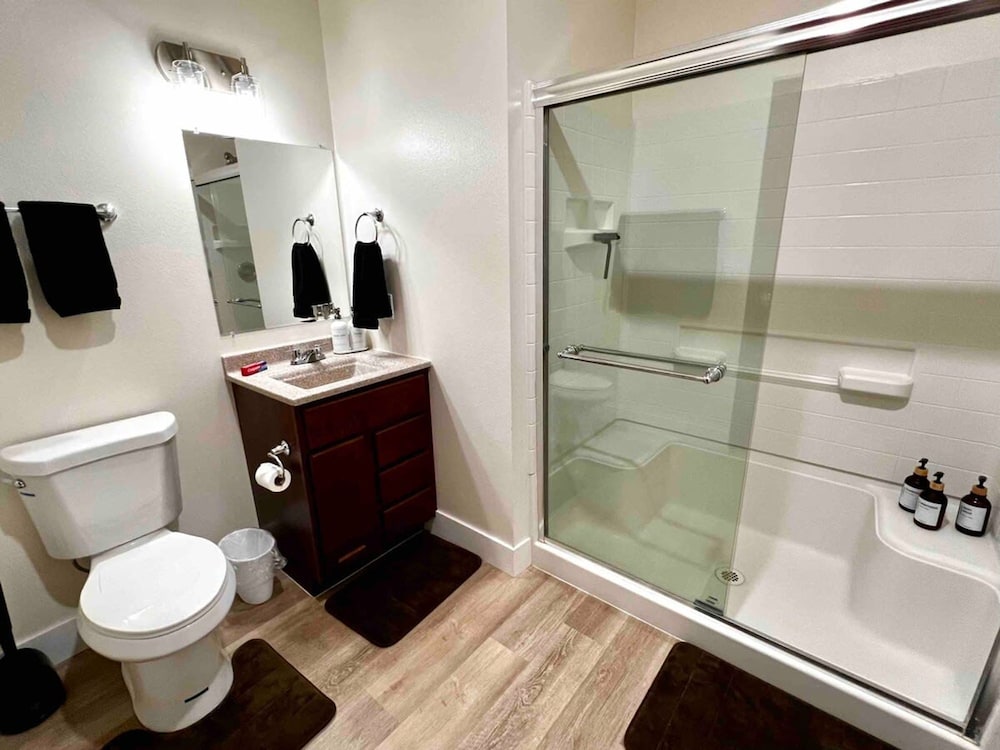 New York Style Home 10 Minutes To SNA Disneyland