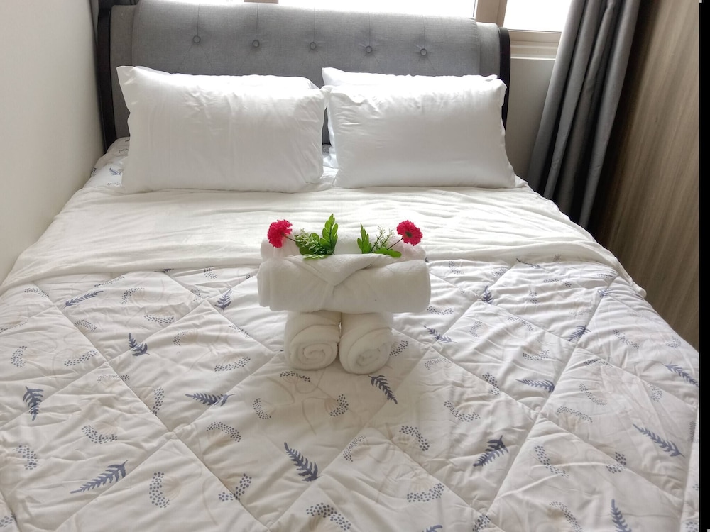 Luxurious Bayview 2BR Near MOA Picc CCP Free Wifi