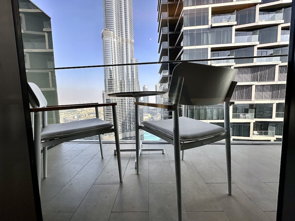 Lux BnB Address Opera I Burj Khalif Views