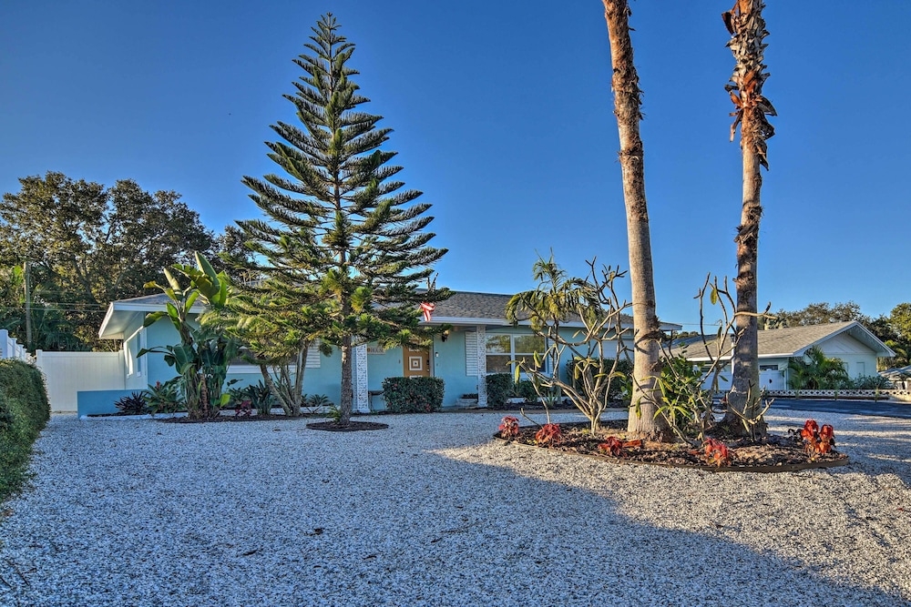 Lush Seminole Surf Inn w/ Backyard Fire Pit! view 5