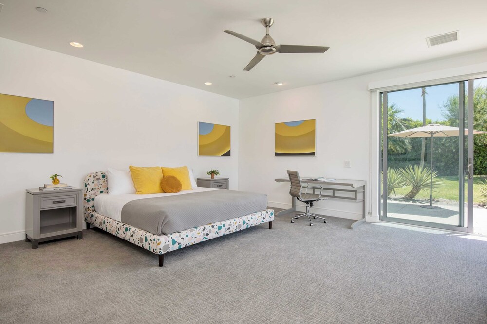 Sleeps 40 3 Luxe Villas Next to Empire Polo Club Putting Green & Pickleball