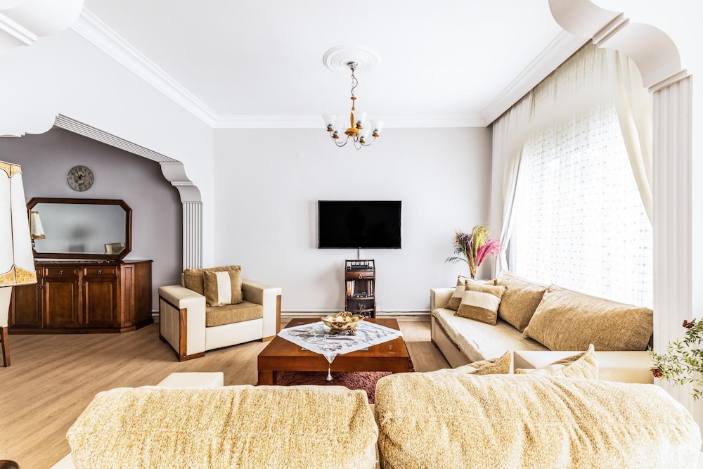 Tasteful Flat Near Moda Coast in Central Kadikoy