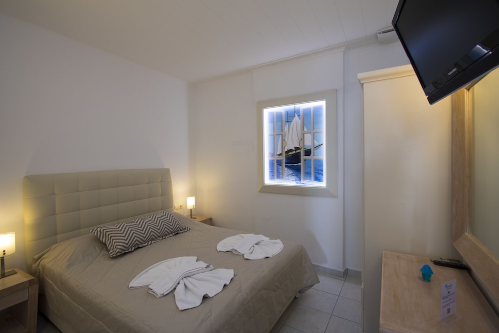 Erato Apartments