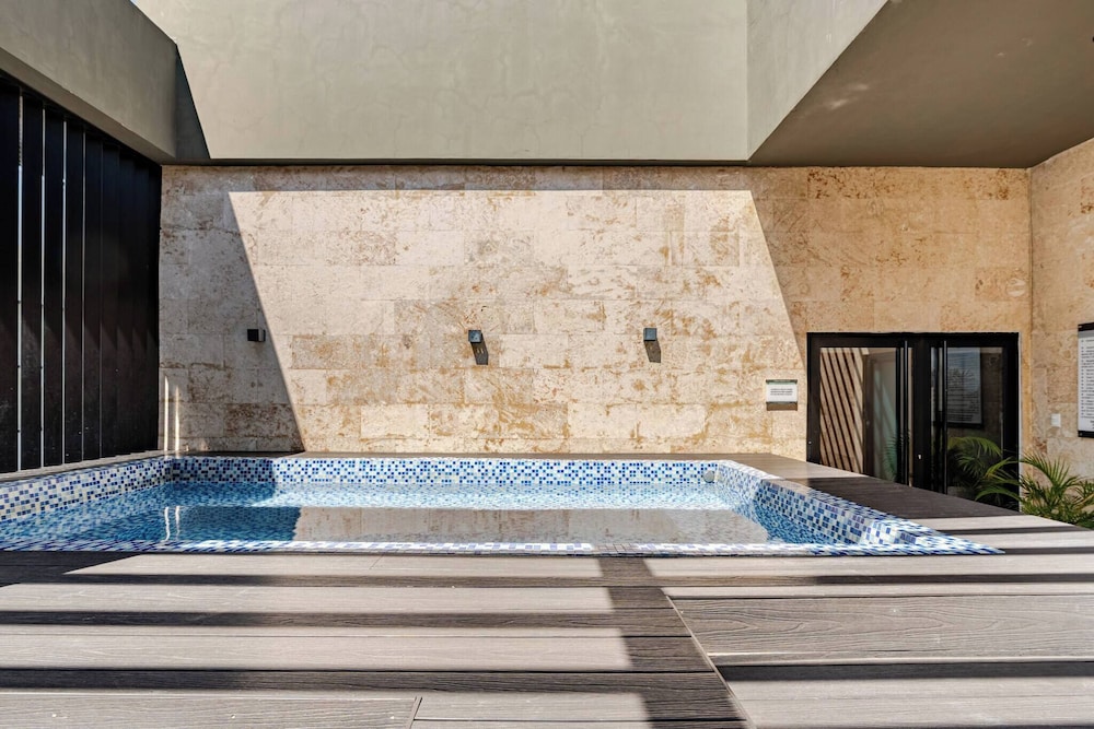 Luxurious Santo Domingo Apartment in Heart of the City, Wifi, Pool, Parking Free
