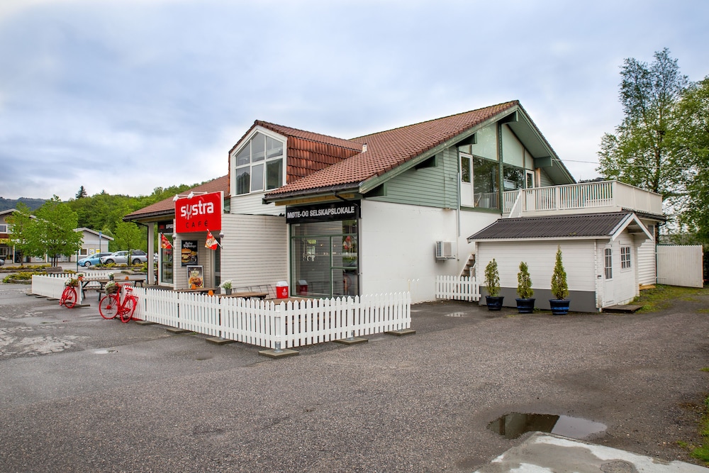 Systra Hotel Apartments Sjøholt