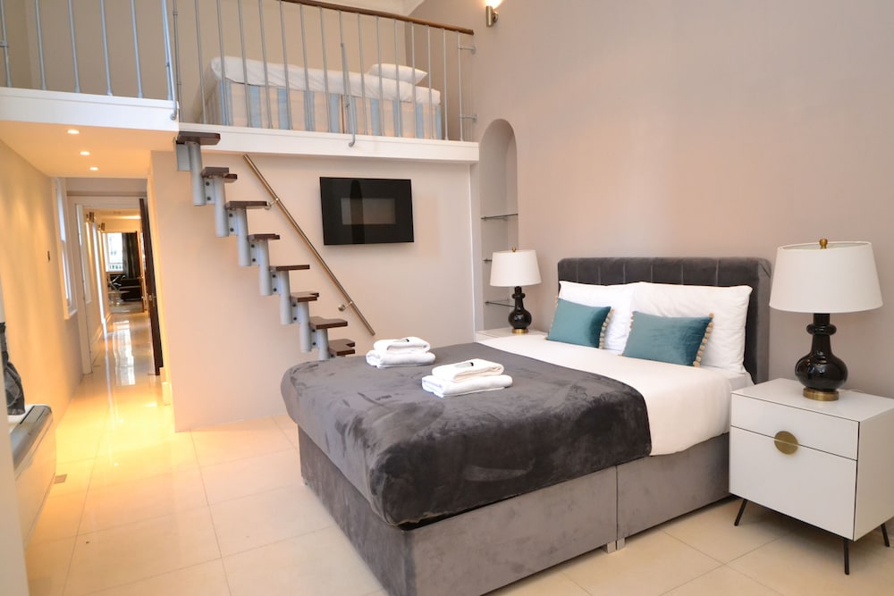 Luxury Hyde Park