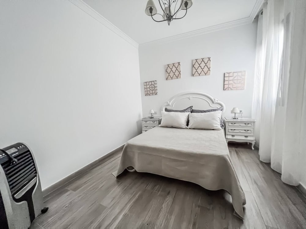 Cd-1382 Two Bedroom Apartment With Terrace