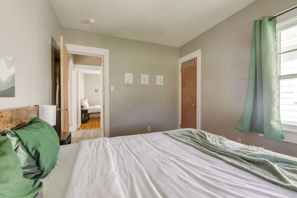 Close to University & Dtwn: Home in Dayton