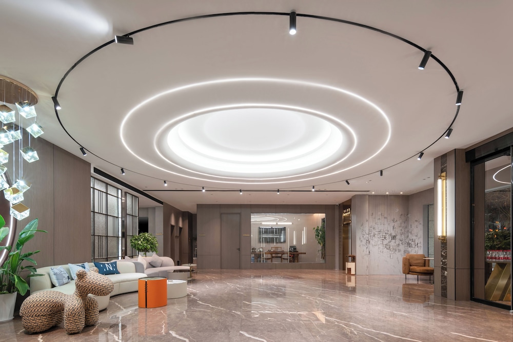 World Hotel Hualian Shoppin Plaza branch