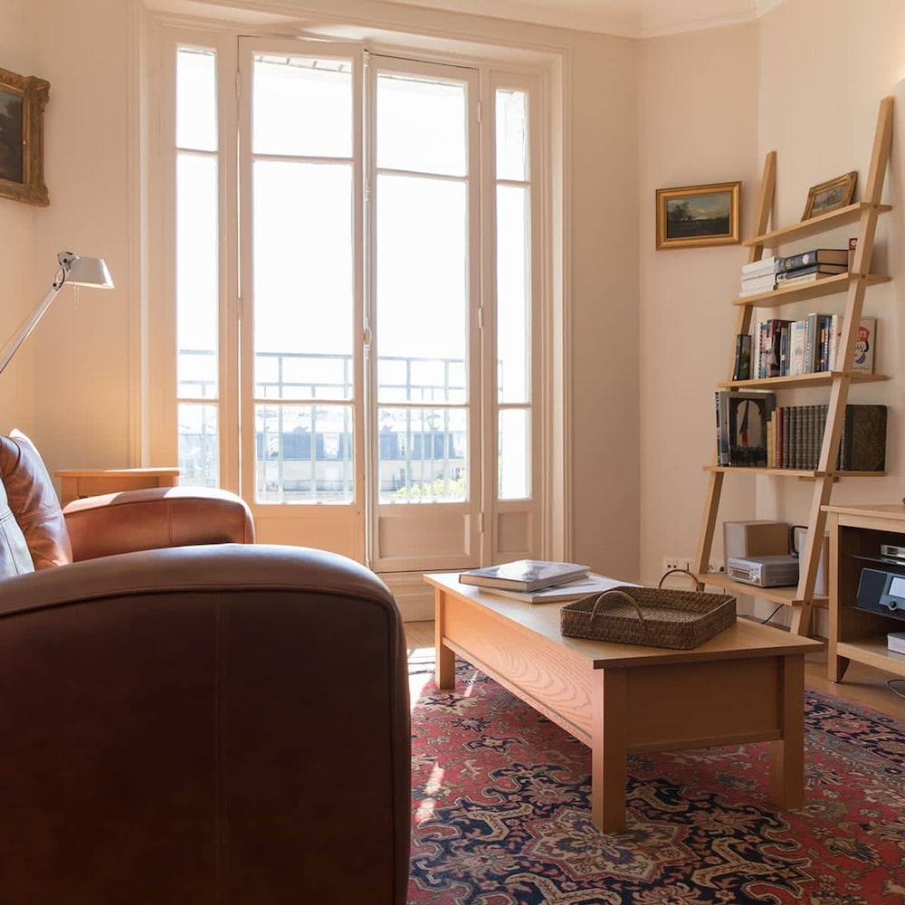 Eiffel Park Peaceful 1 Bedroom Apt Near the Eiffel Tower