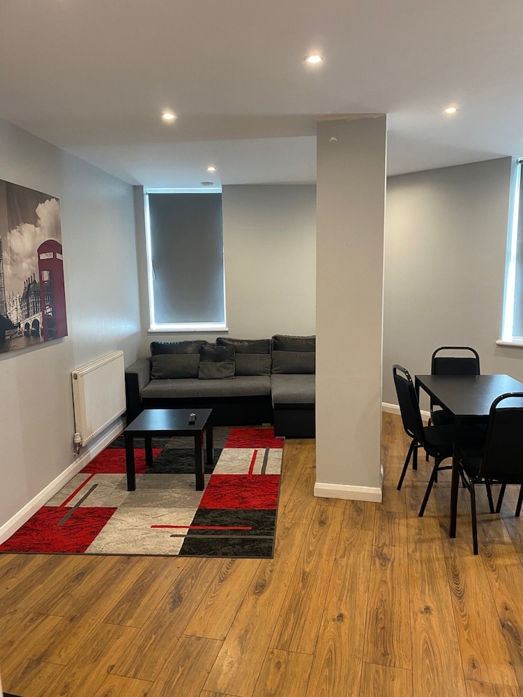 Leicester Vacations - Showcase Apartments Kimberley House - Property Image 17