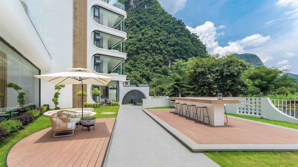 Karst Scenic Hotel