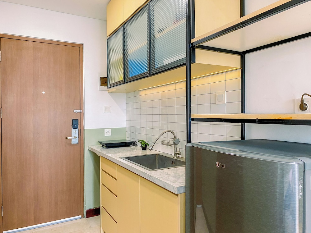 Best And Comfy Studio Apartment B Residence
