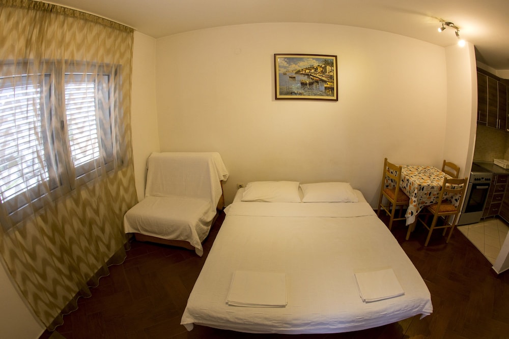 SMS Apartments