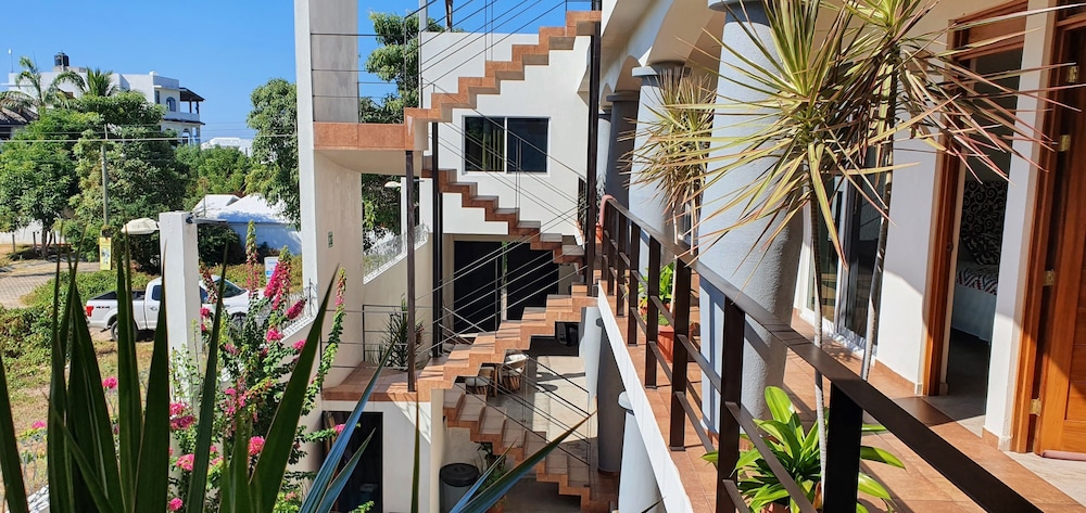 Carri Surf Studio - Property Image 16