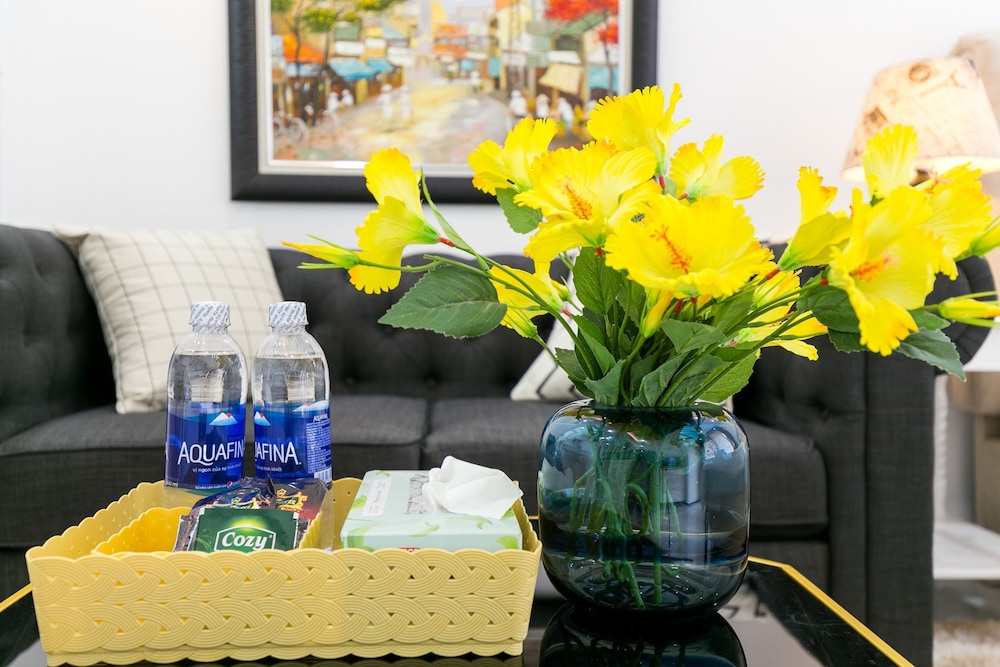 Jennifer House - Millenium Apartment