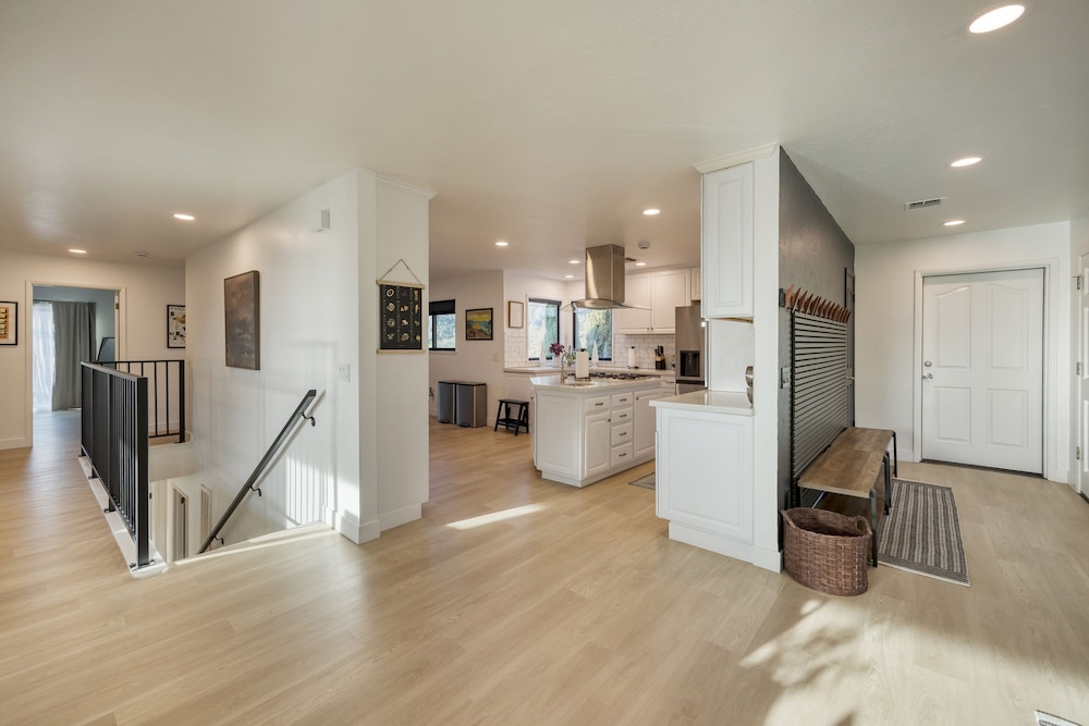 Terrace Hill Modern Paso Robles Escape Near Wineries Dining and Hot Springs