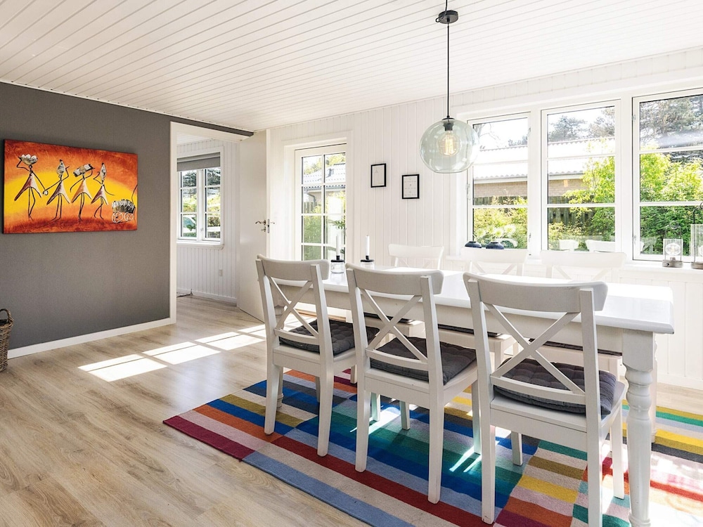 Cozy Summer House Near Ore Strand