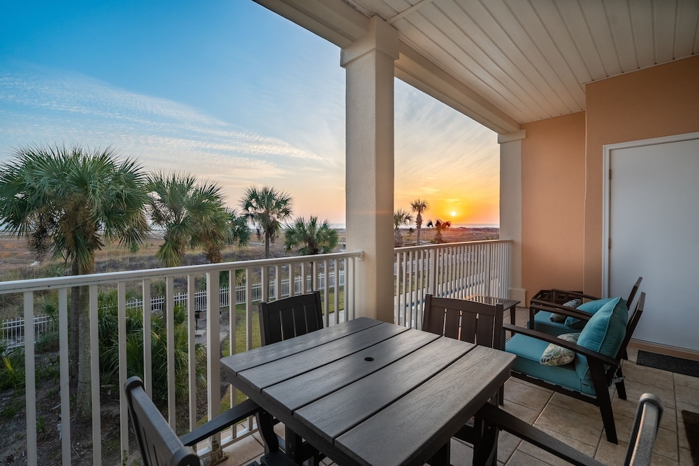 Dauphin Luv - Beach Club #201 4 Bedroom Condo