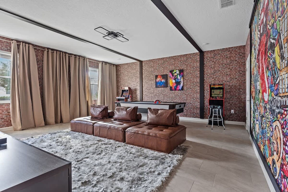 7BR Themed Bedroom and Pool 18 Guests