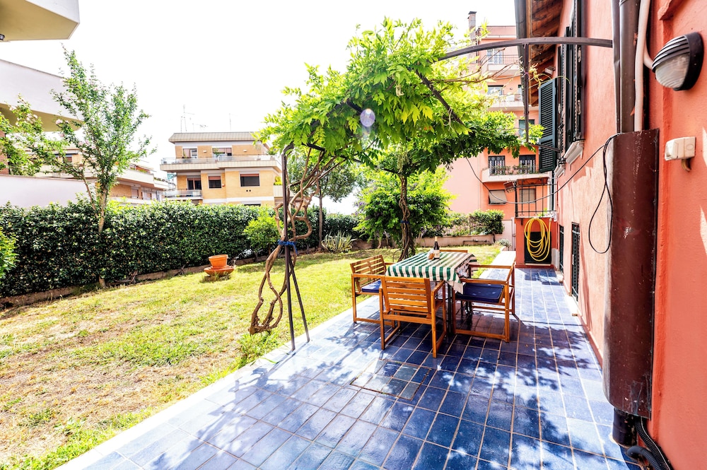 Monteverde Apartments