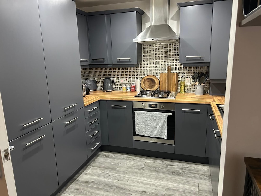 Cosy Modern Double Room Fully Equipped view 3