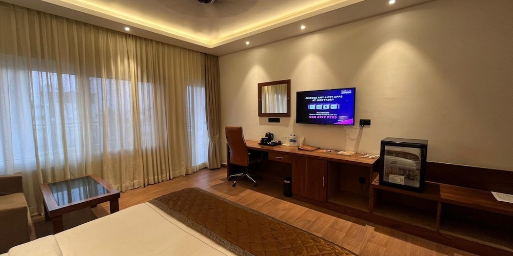 Hotel Guru Surbhi