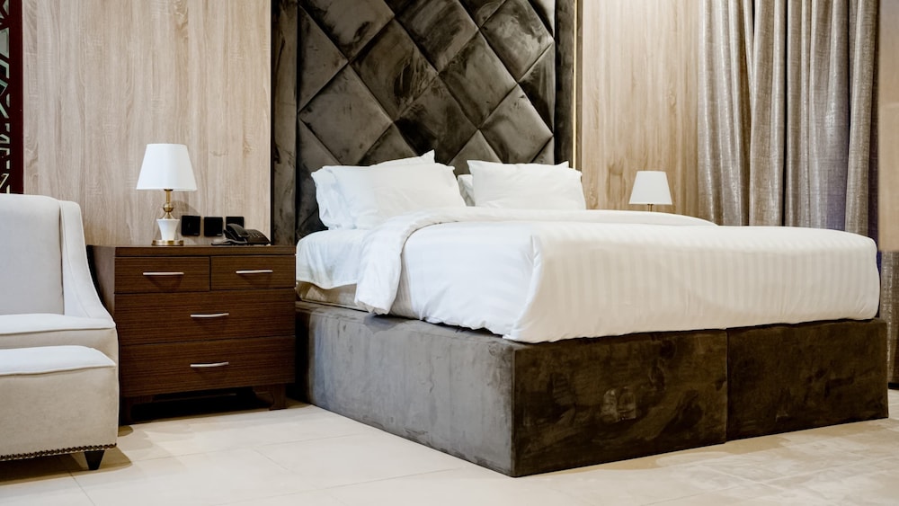 Summit Hotel and Apartments VGC