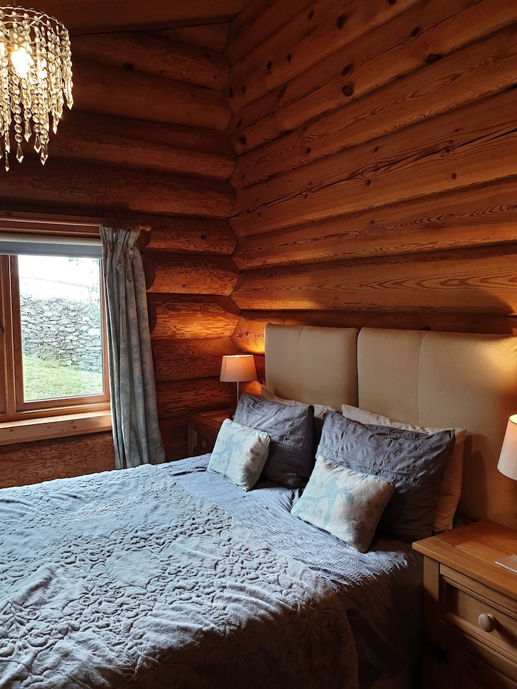 Newland Valley Log Cabins view 2