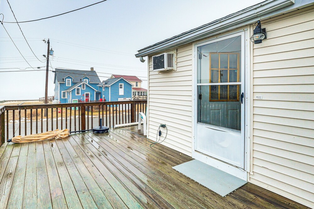 Walk to Beaches & Marina: Fortescue Hideaway