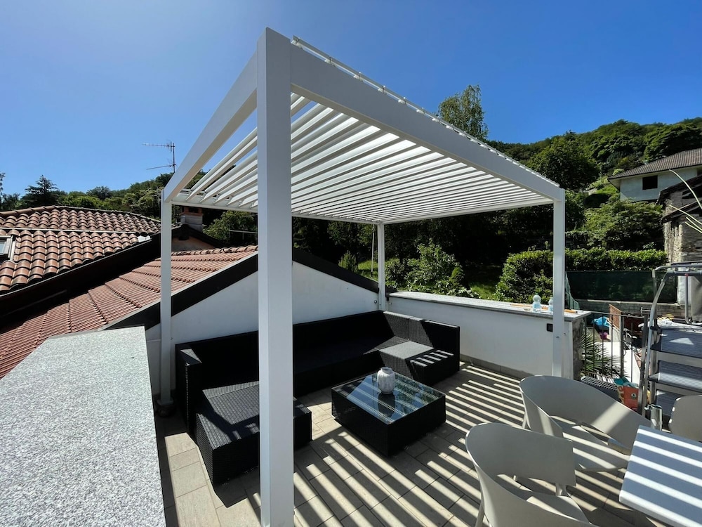 Tra Sassi Stelle apt in a Lake View Stone House view 5