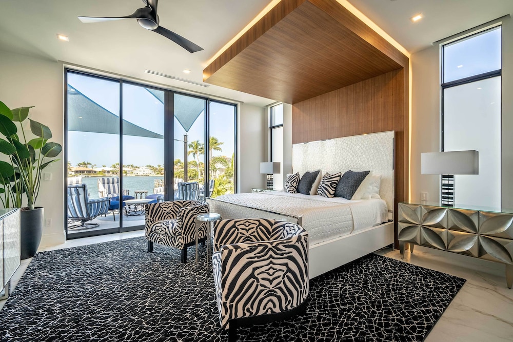 Luxe Home w/ Heated Infinity Pool on Marco Island! view 3