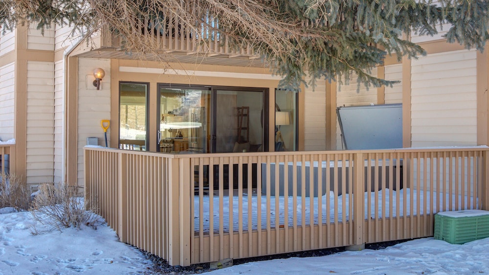 Scandinavian 72 Vantage Condo with Private Hot Tub by RedAwning view 5