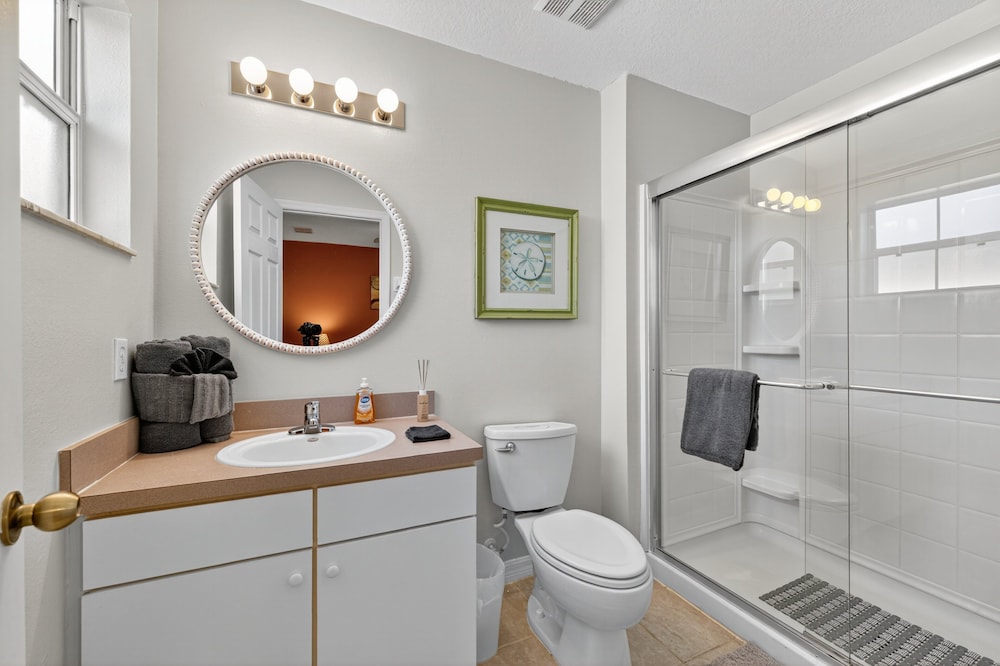 Modern Kissimmee Townhouse Near Disney 3 Bedroom Townhouse