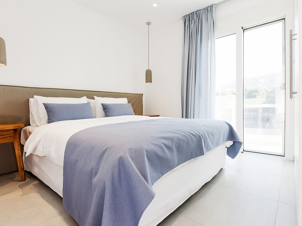 Beautiful Luxe Villa in Private Olive Grove, sea and Mountain View, Close to sea photo 5