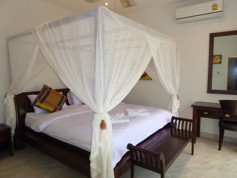 VIP Chain Resort Pool Villa