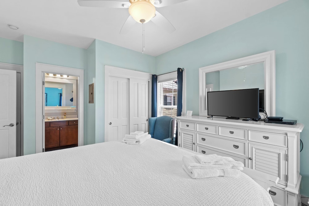 Pet Friendly Beach House - Sandy Toes