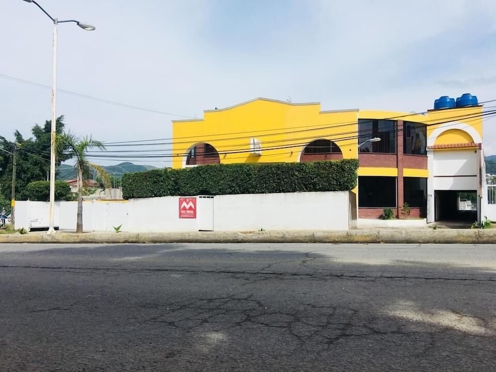 Hotel Montana - Image 1