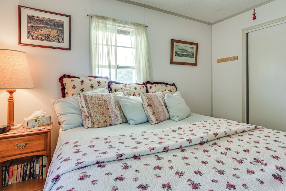 Walk to Marina: Family Home w/ Yard in Kingston