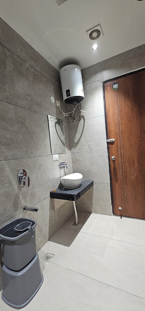 Hotel Sharanga