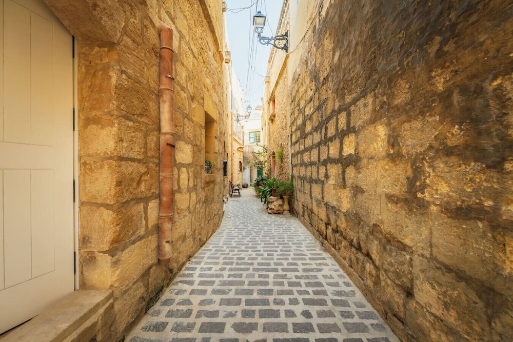 Traditional 500 Year old Gozitan Townhouse