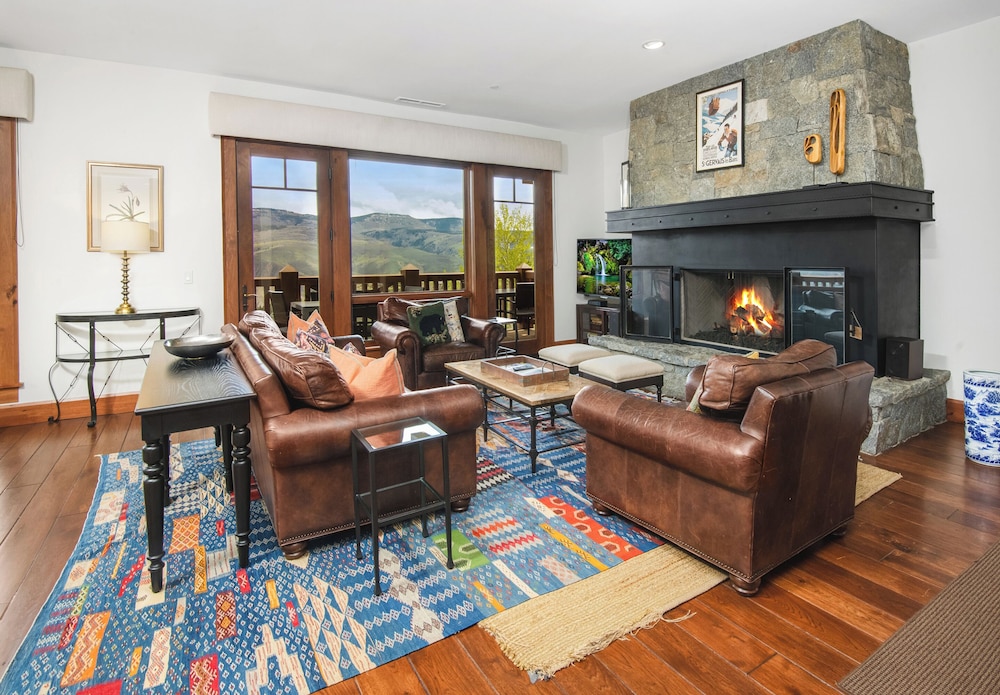 Hummingbird by Elevation Accommodations