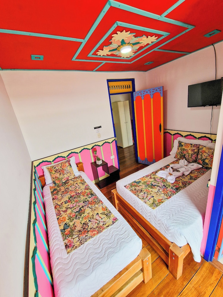 Hostal Mythos