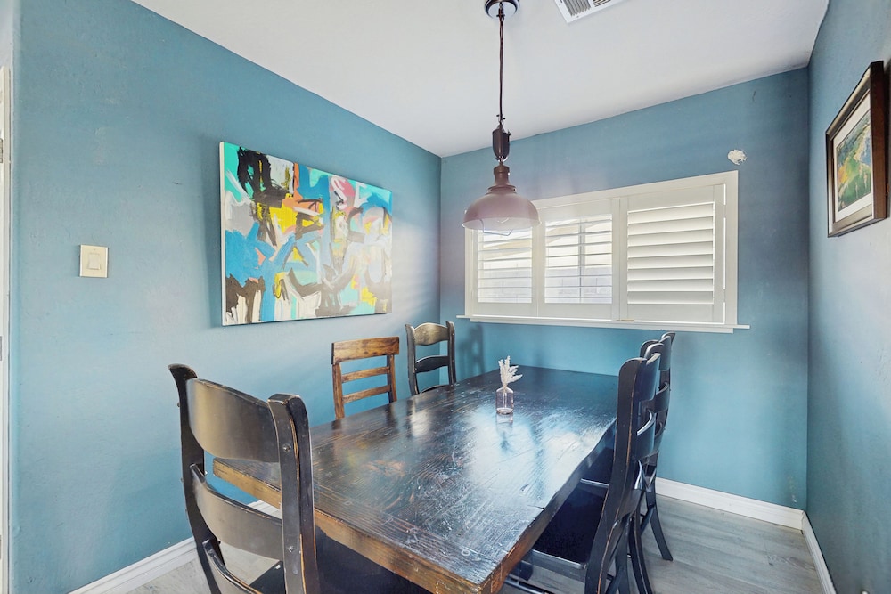 Home in Great Location - AC, W & D, Dog Friendly