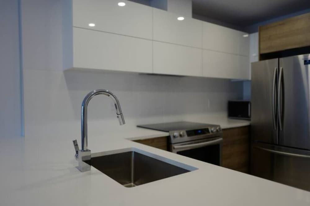 2001 Av. Beaconsfield