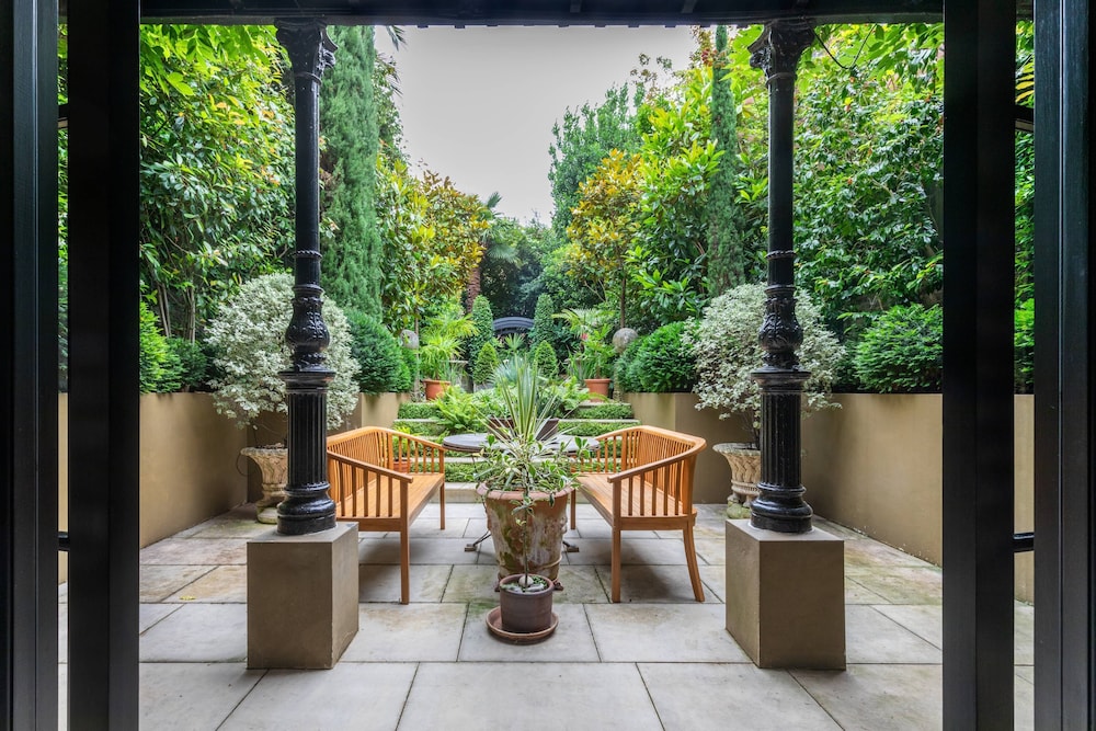 Penywern Road IV by Onefinestay